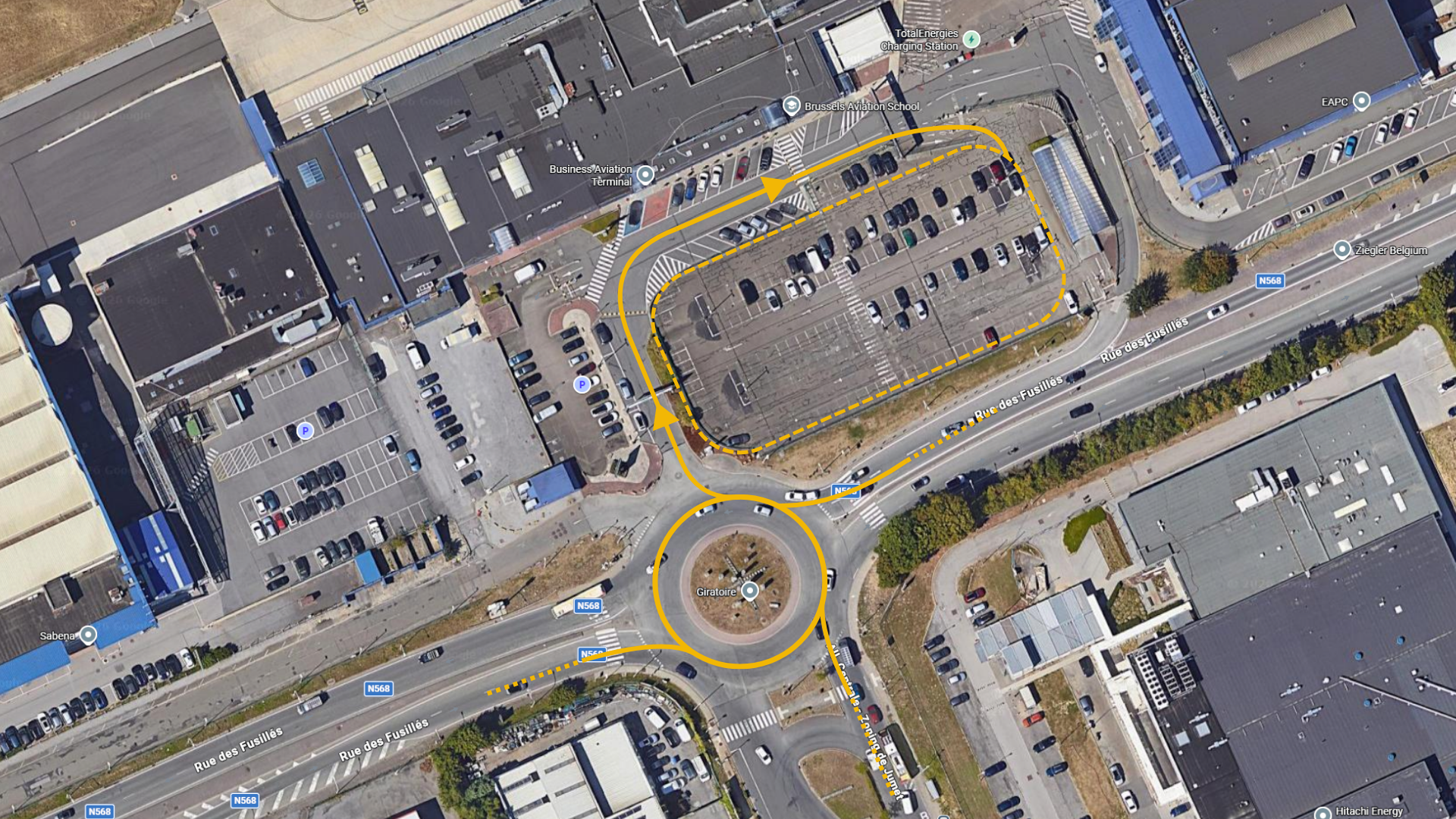 Vue aérienne de l'accès au parking